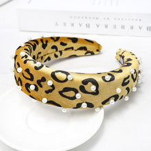 Load image into Gallery viewer, Leopard Print Pearl Headband