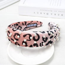 Load image into Gallery viewer, Leopard Print Pearl Headband